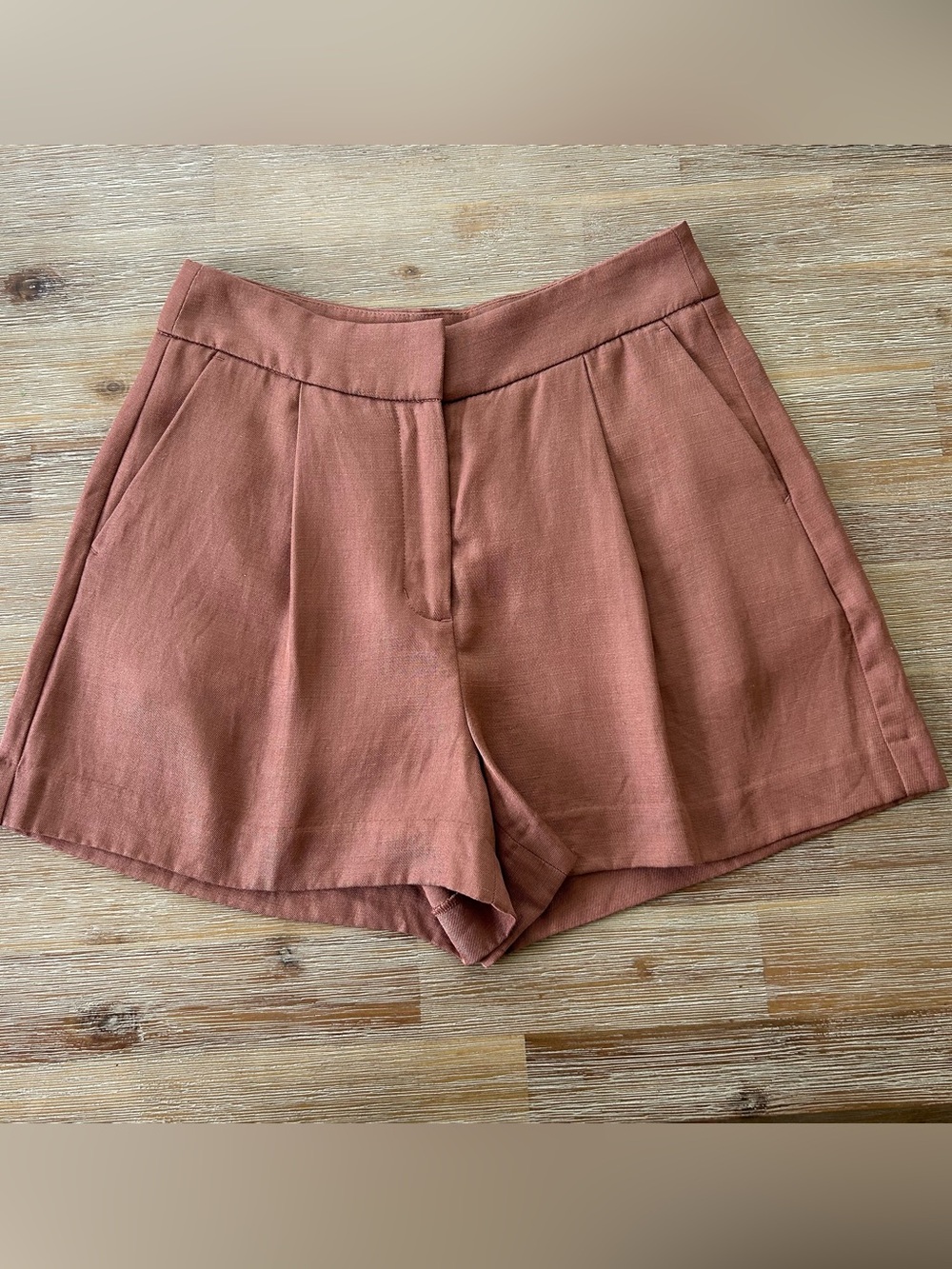 Express Stylist Linen-Blend Pleated Shorts